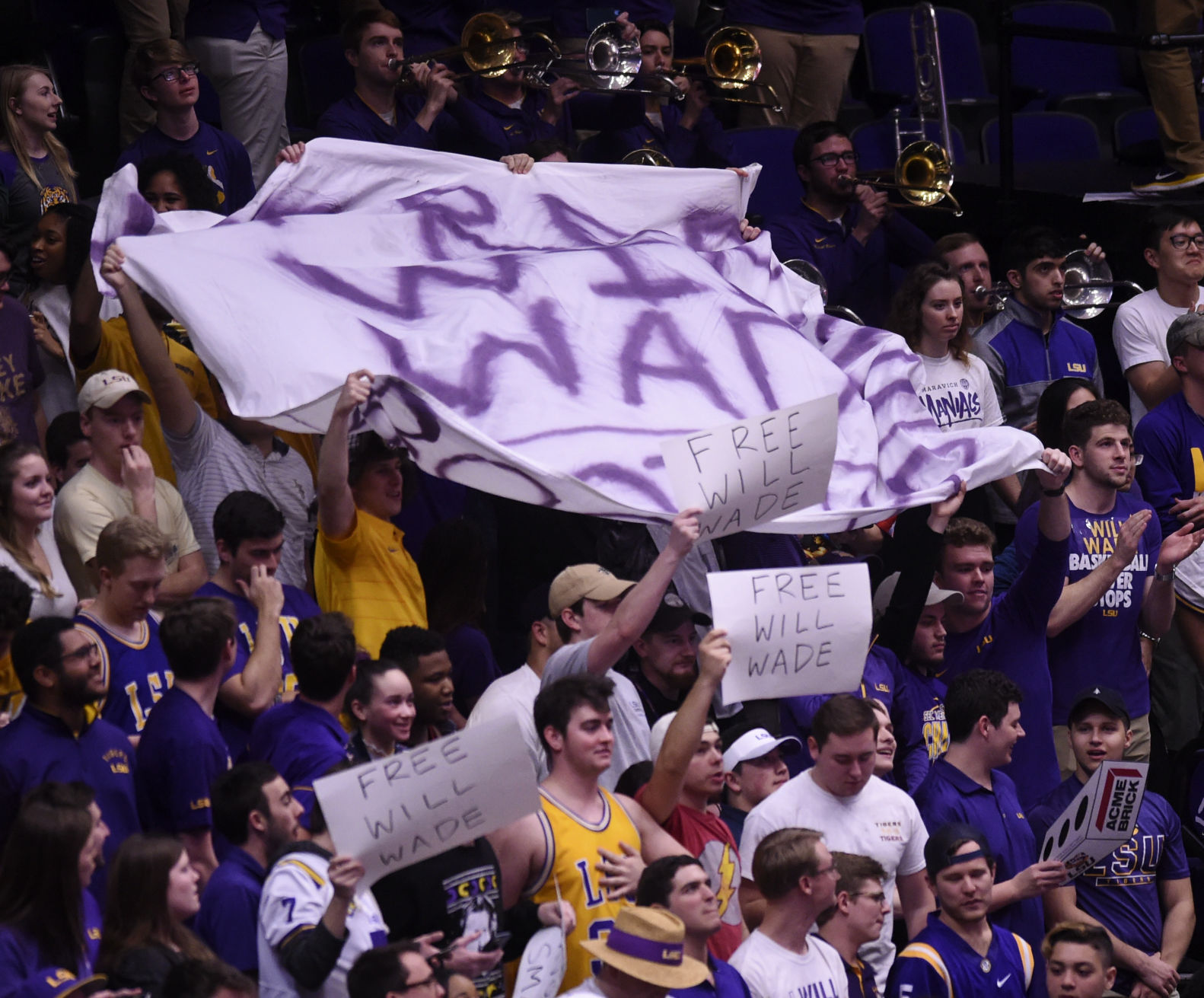 lsuvanderbiltbasketball.031019 HS 1198.JPG